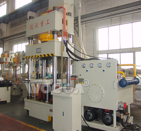 牛羊(yang)舔磚四柱液壓機(ji)-500噸鹽磚機