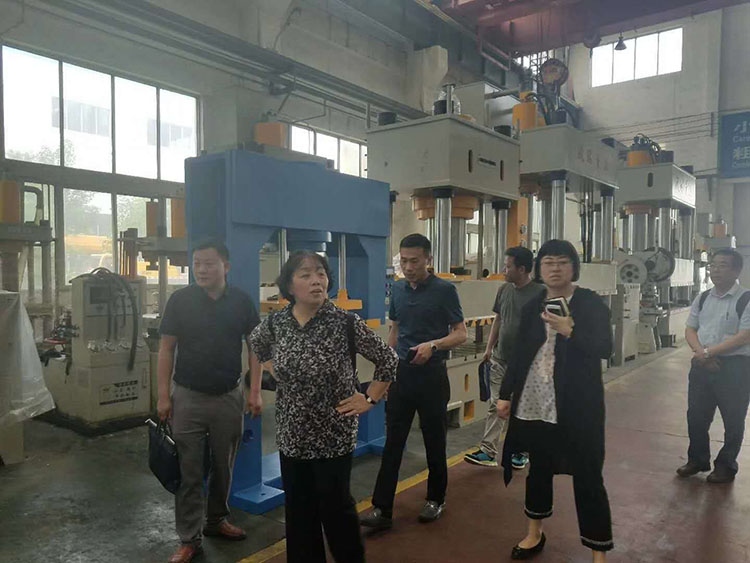 中國機床工業聯合會李冬茹副秘書長來长春昌兴传感器制造有限责任公司(急速版)考察