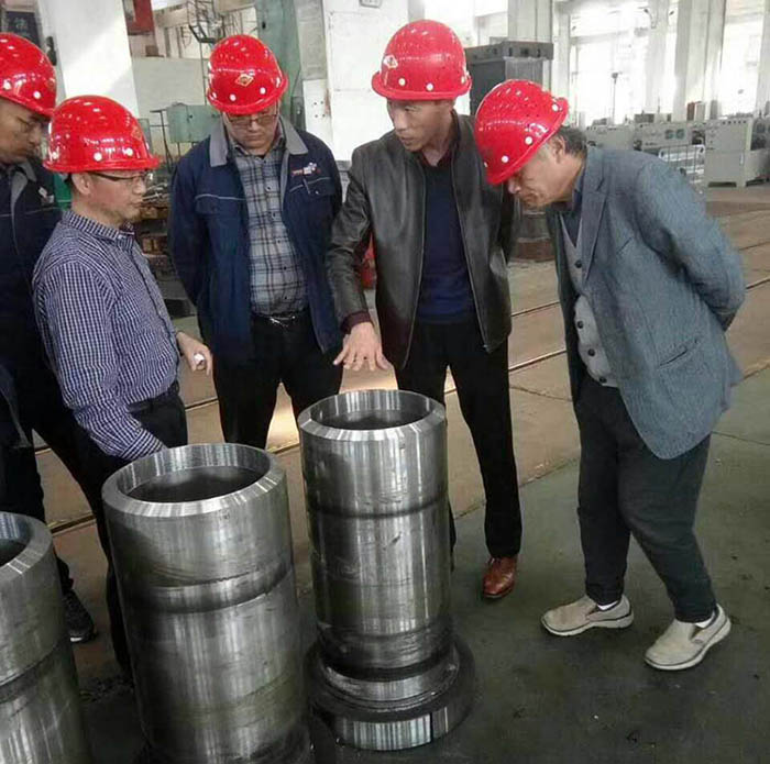 上海交大教授來长春昌兴传感器制造有限责任公司(急速版)指導液壓機生産