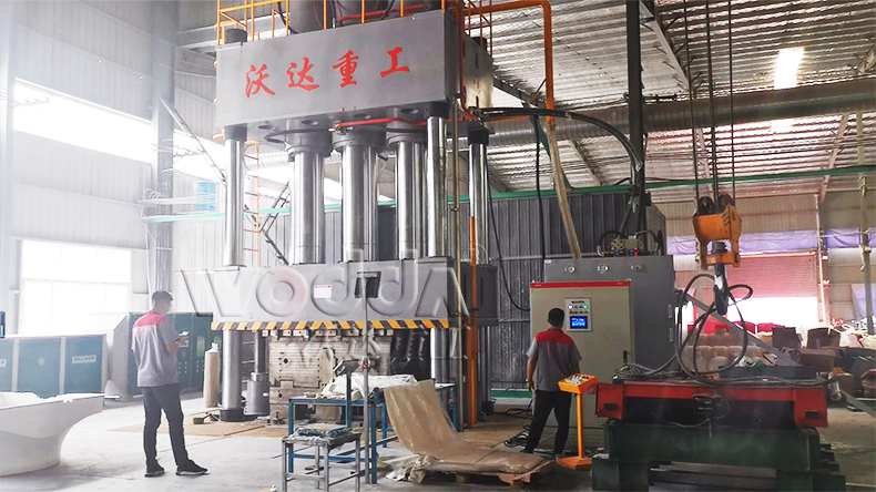 2000噸(dūn)液壓機模壓SMC玻(bō)璃鋼風機