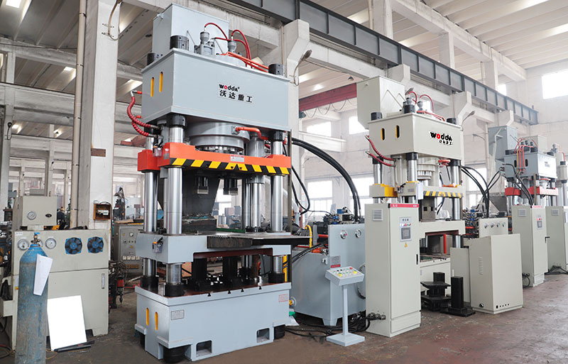 630噸(dun)牛羊舔磚(zhuan)液壓機鹽(yan)磚機視頻(pín)