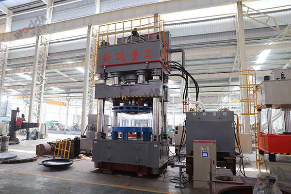 封頭拉伸液壓機_3000噸四柱液壓機_液壓機廠家 封頭拉伸液壓機_3000噸四柱液壓機_液壓機廠家