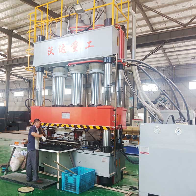 1200噸四柱液壓機- 1200噸四柱液壓機-