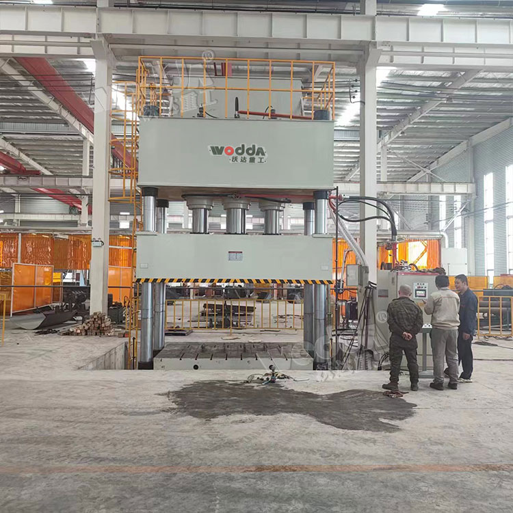 1000噸汽車配件四柱拉伸液壓機.jpg 1000噸汽車配件四柱拉伸液壓機.jpg