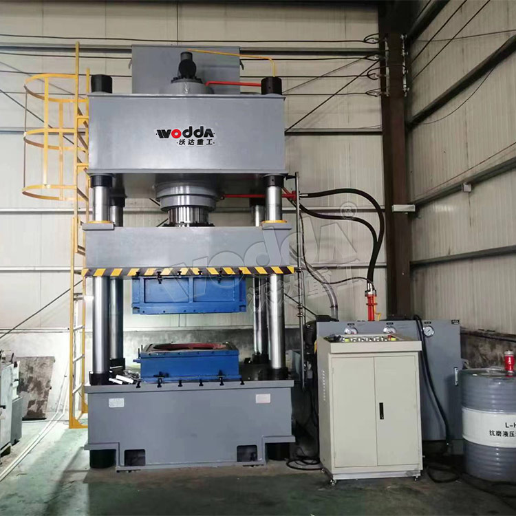 500噸不鏽鋼水箱闆拉伸液壓機客戶現場 500噸不鏽鋼水箱闆拉伸液壓機客戶現場