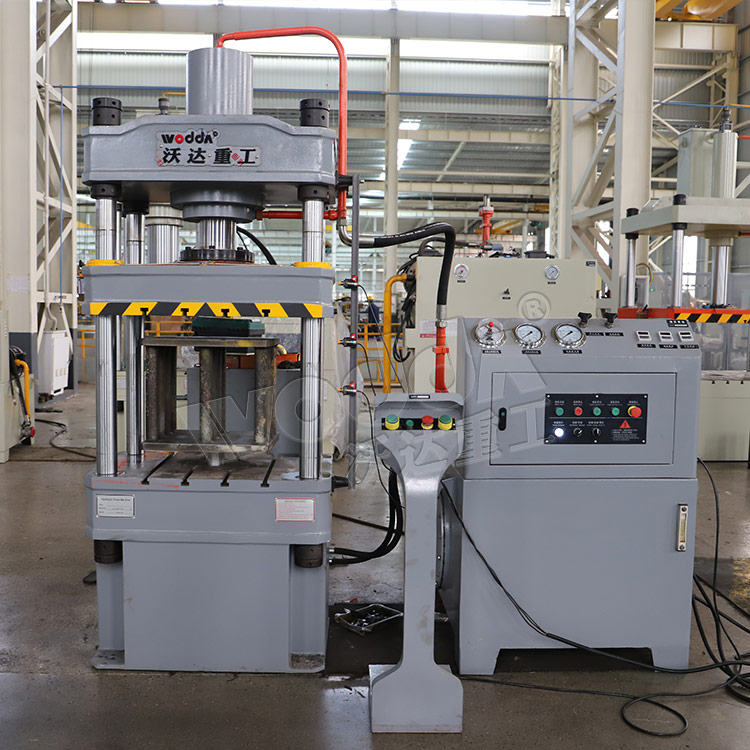 100噸三梁四柱液壓機 100噸三梁四柱液壓機