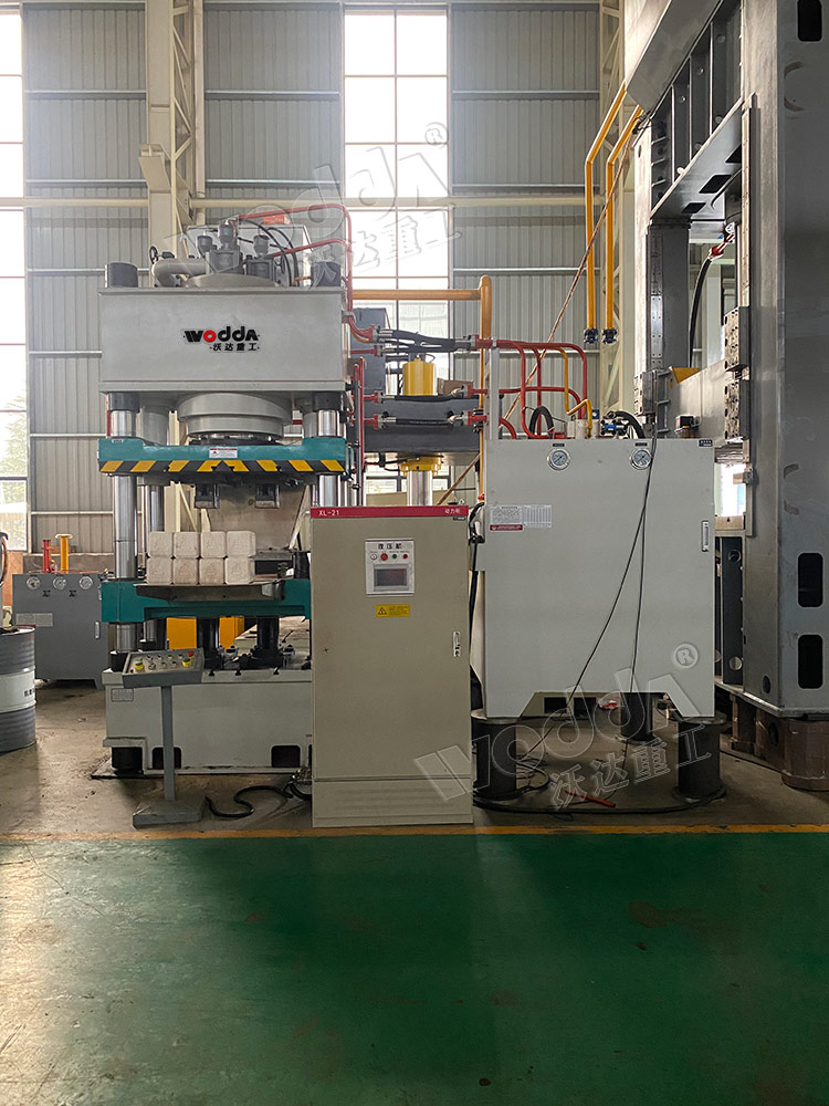 630噸牛羊舔磚機 630噸牛羊舔磚機