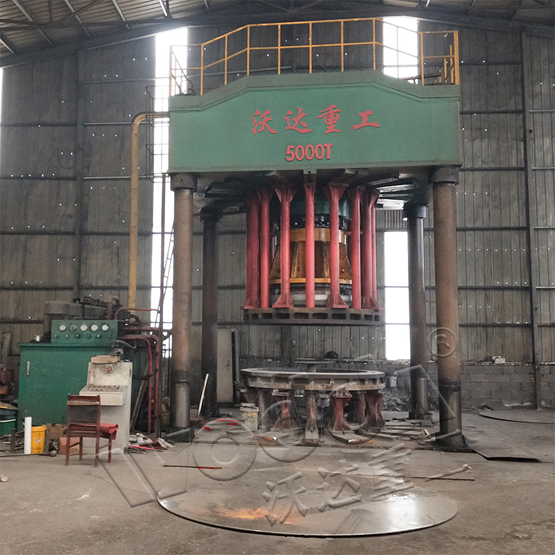 大型油罐(guàn)封頭拉伸液壓(ya)機