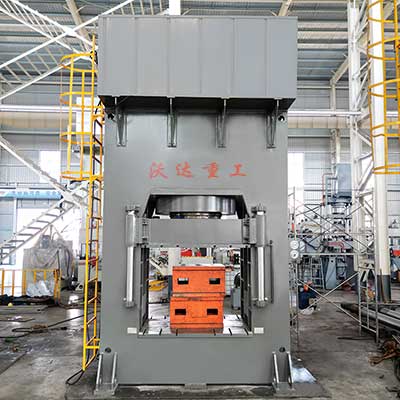 1800噸框架式(shi)液壓機_再(zài)生木屑叉(cha)車托盤成(cheng)型模壓機(ji)