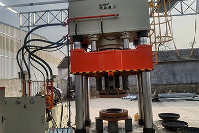 800封頭(tou)液壓機(jī)