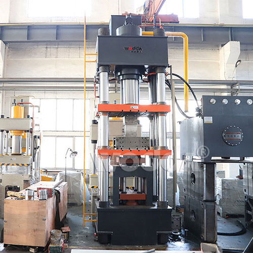 匣缽(bō)成型設備_800噸匣(xia)缽成型液壓機(ji)