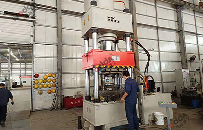 500噸汽車軸承(cheng)鍛造液壓機(jī)