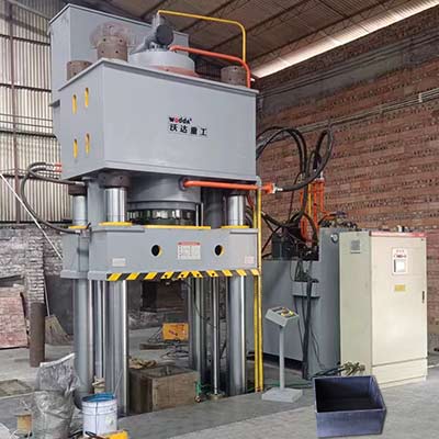 800噸石(shí)墨匣缽成型液(ye)壓機_匣缽坩埚(guō)生産設備