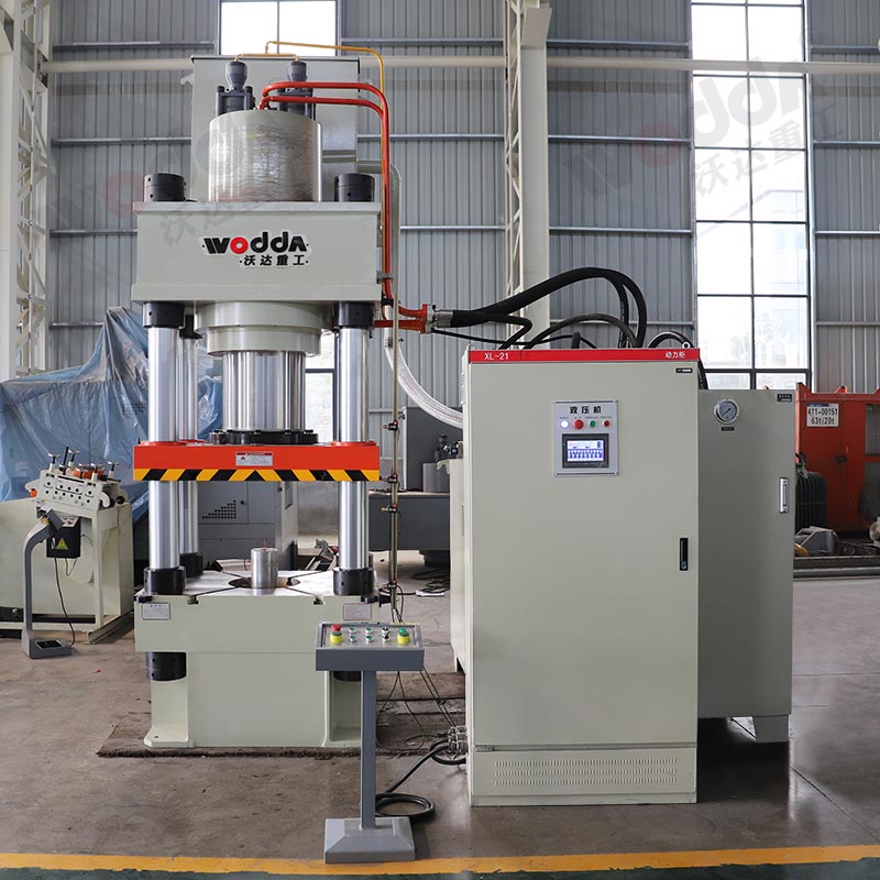 500噸伺服(fu)液壓機_ 四柱液壓(yā)機