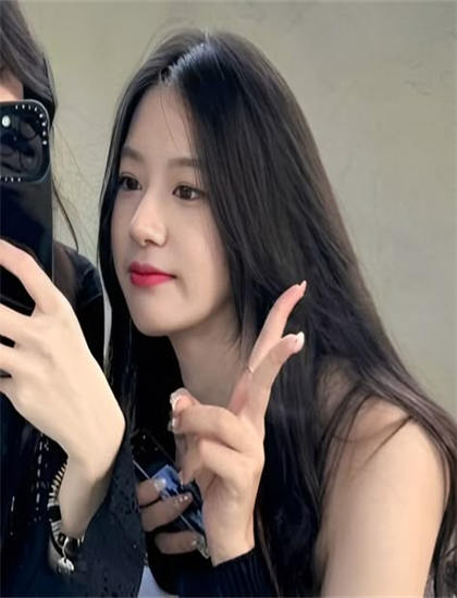 人物深度分析：扶贫1+1中的表演细节的精准把握与艺术处理 感受人物塑造的匠心